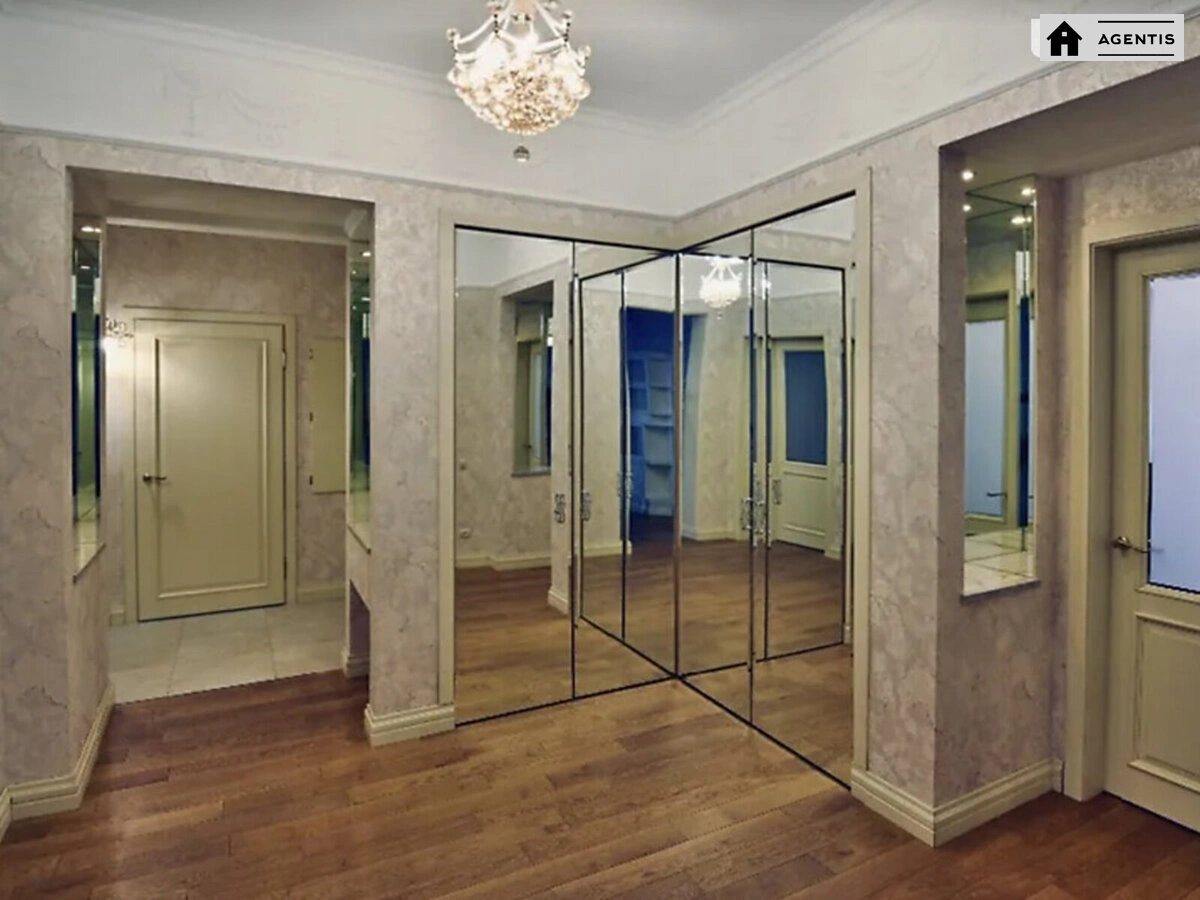 Apartment for rent. 3 rooms, 175 m², 4th floor/4 floors. 7, Lesi Ukrayinky 7, Kyiv. 