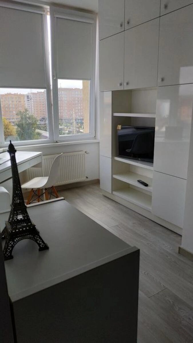 Apartment for rent. 1 room, 40 m², 6th floor/9 floors. Boholyubova vul., Sofiyivska Borshchahivka. 