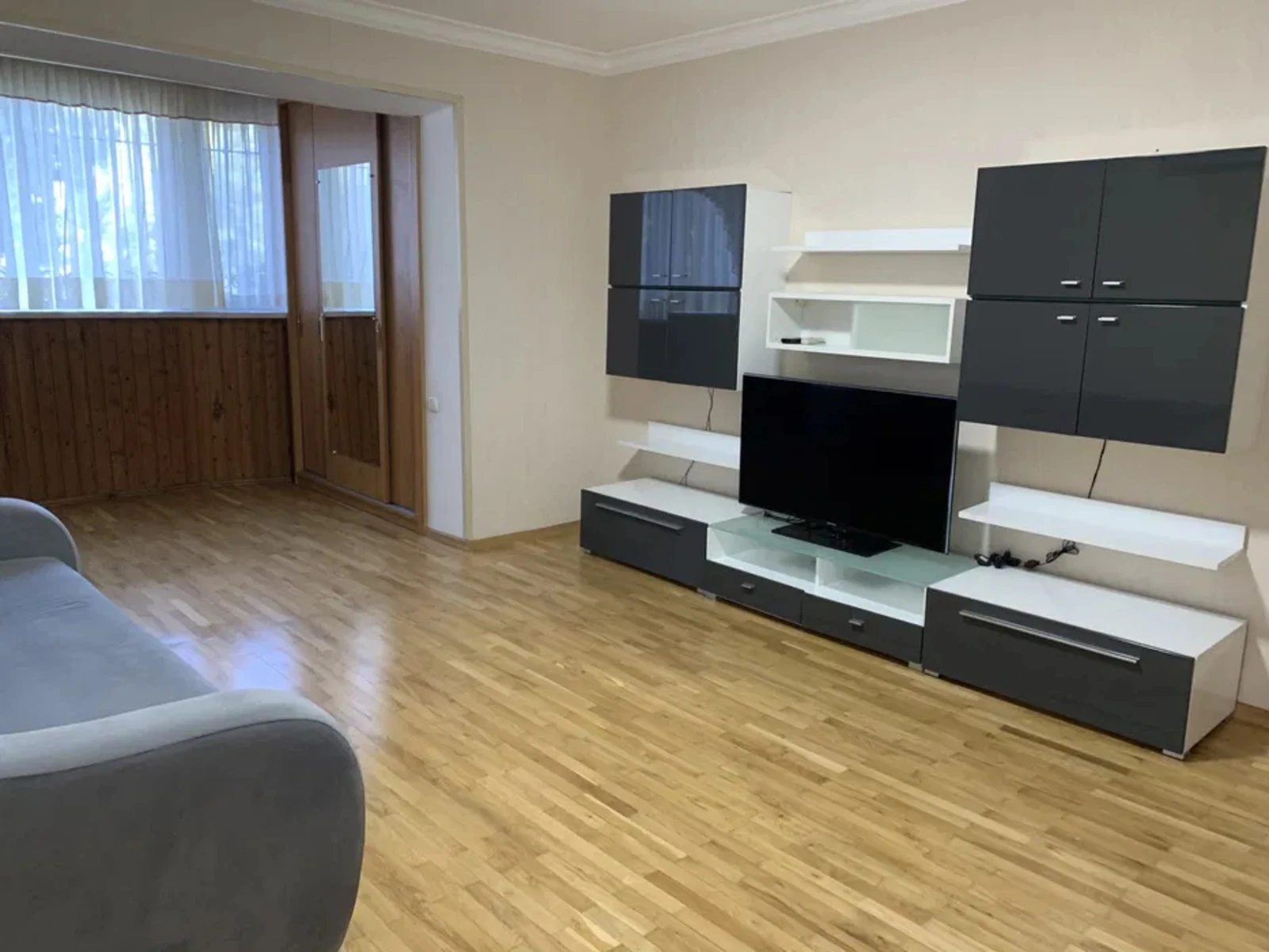 Apartments for sale 3 rooms, 70 m², 2nd fl./16 floors. 66, Vylyamsa Akademyka ul., Odesa. 