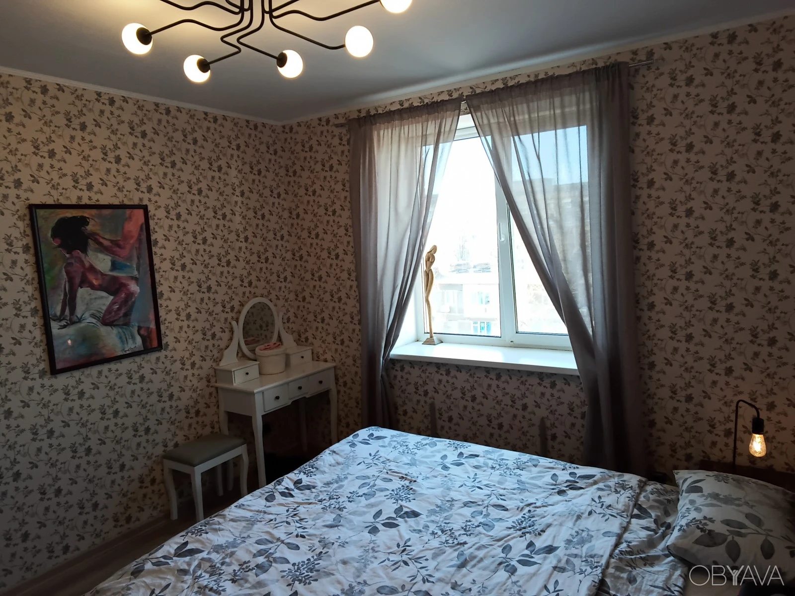 Apartments for sale. 3 rooms, 67 m², 7th floor/10 floors. Pr.Clobozhanskyy, Dnipro. 