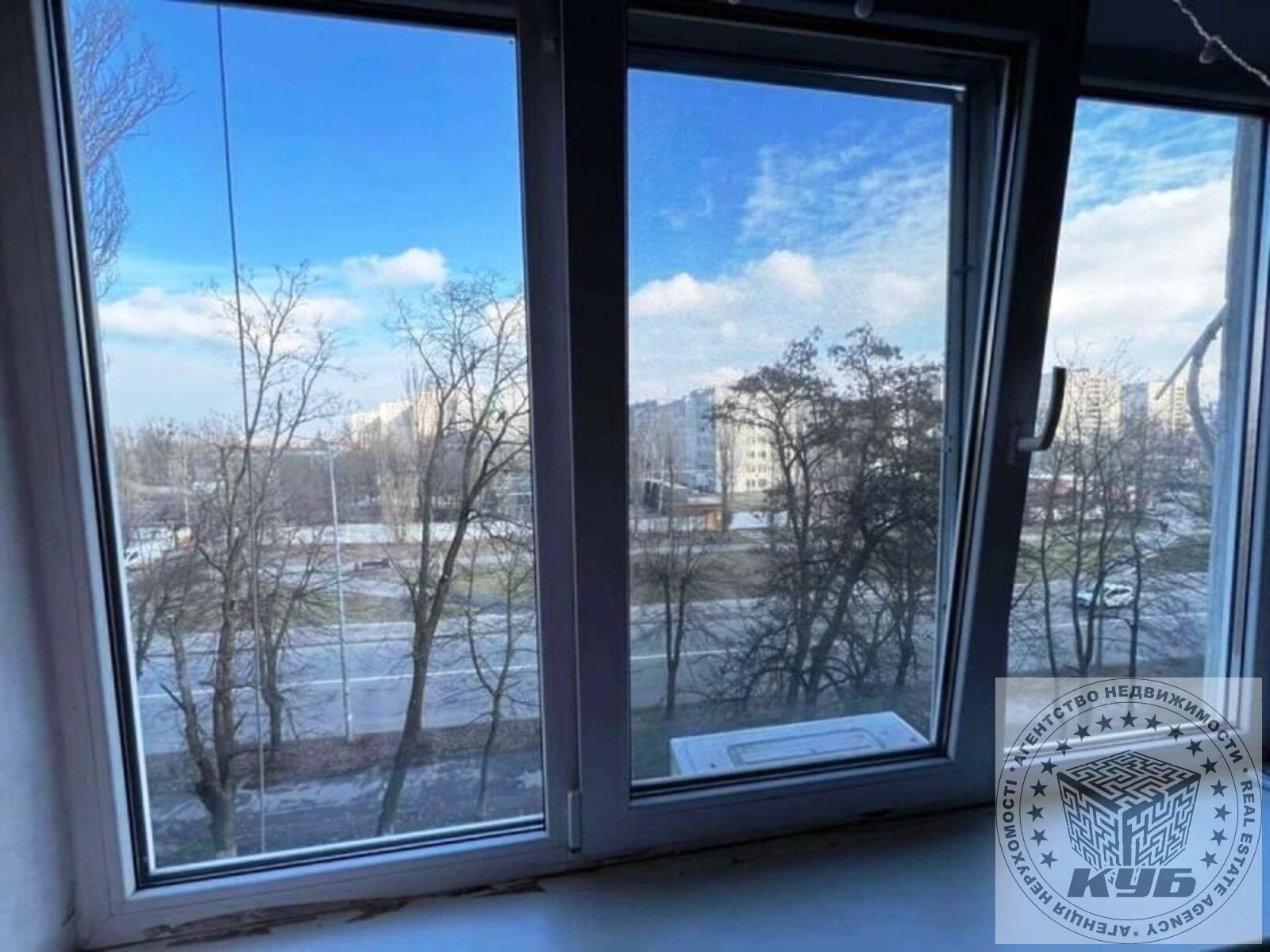 Продаж квартири. 2 rooms, 45 m², 4th floor/5 floors. 1, Героїв Космосу 1, Київ. 