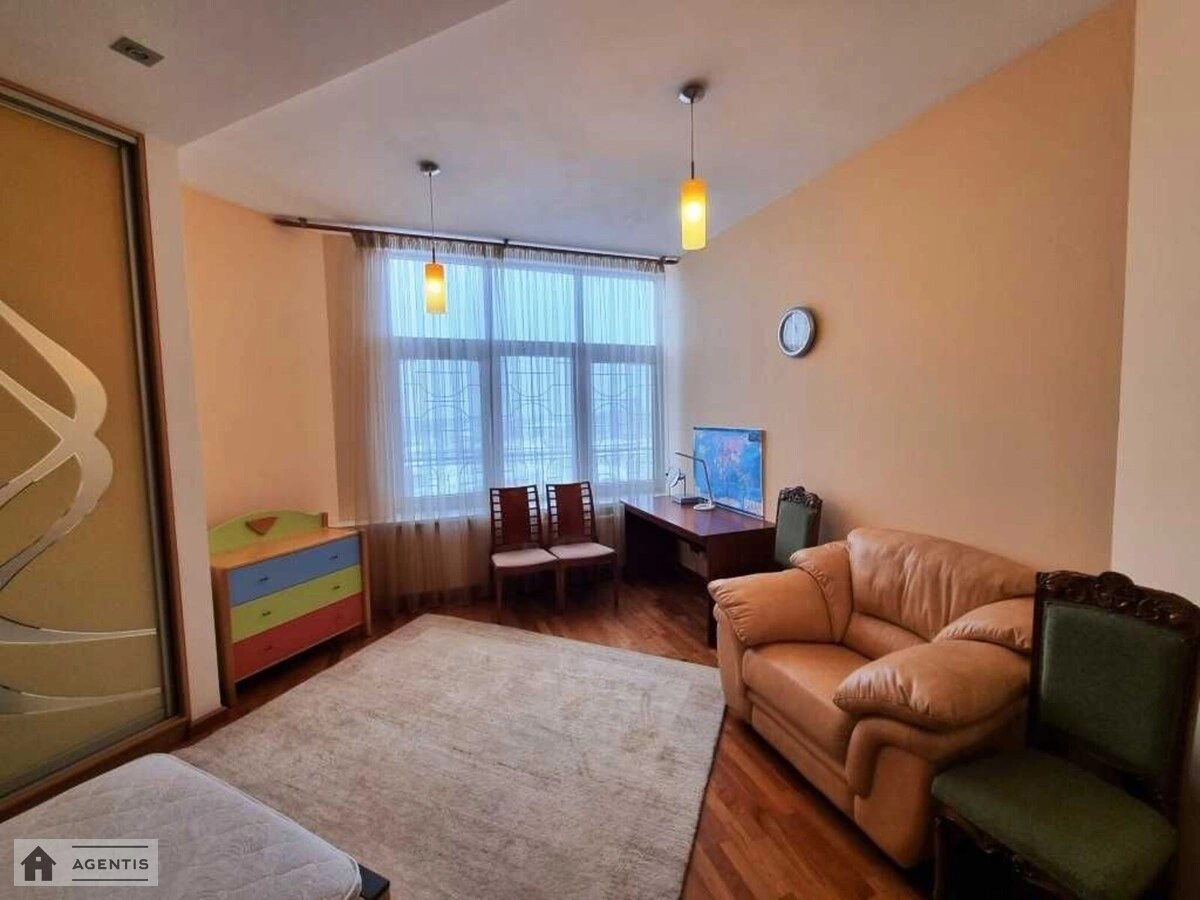 Apartment for rent. 3 rooms, 160 m², 13 floor/19 floors. 49, Volodymyrivska vul., Kyiv. 