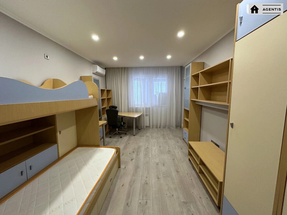 Apartment for rent. 3 rooms, 103 m², 4th floor/15 floors. 83, Yuriya Illyenka vul. Melnykova, Kyiv. 