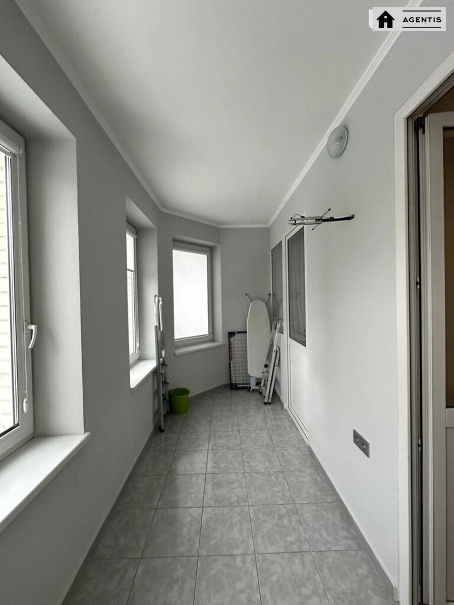 Apartment for rent. 3 rooms, 103 m², 4th floor/15 floors. 83, Yuriya Illyenka vul. Melnykova, Kyiv. 