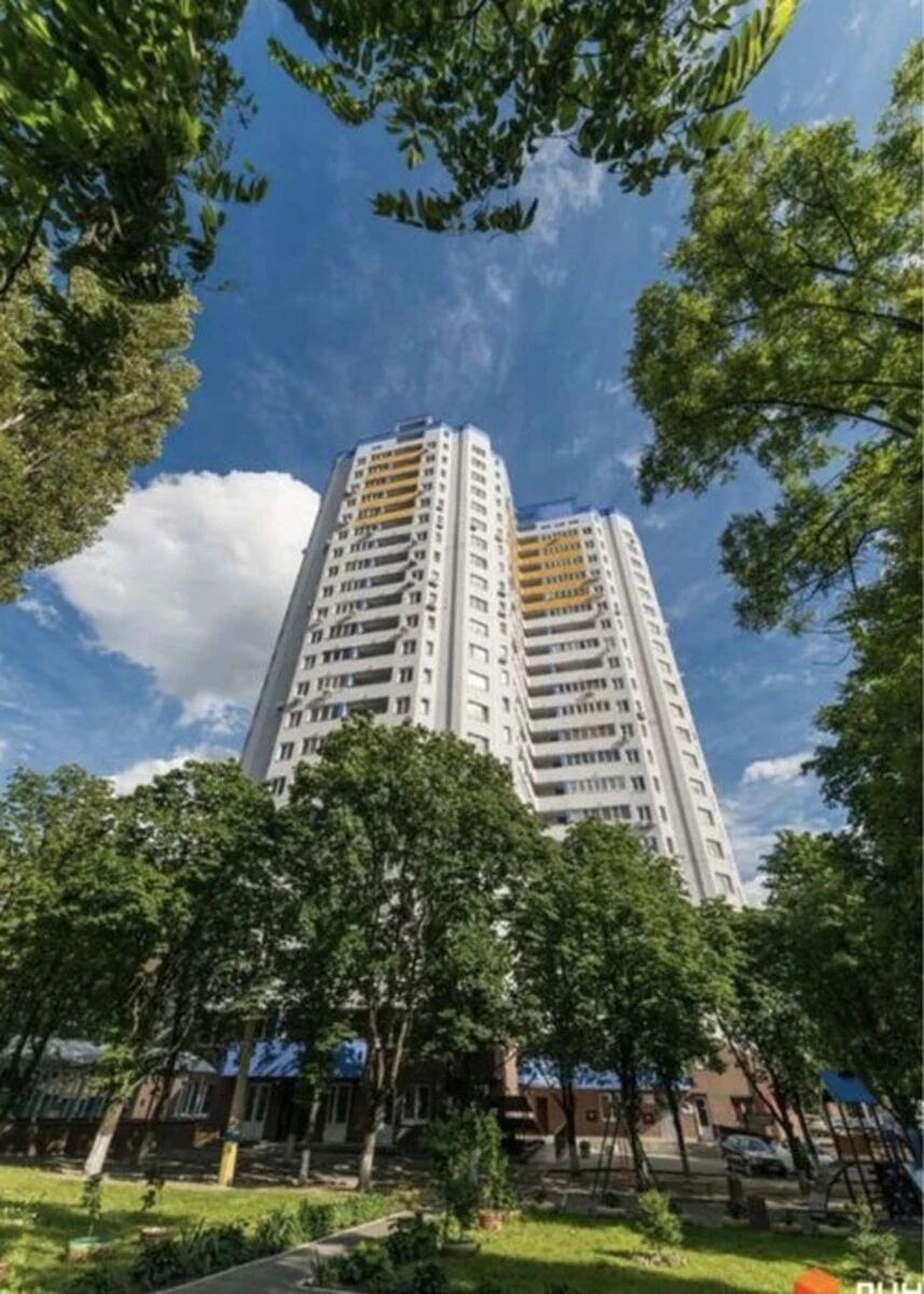 Продаж квартири. 1 room, 50 m², 2nd floor/23 floors. 26, Пр-кт Любомира Гузара , Київ. 
