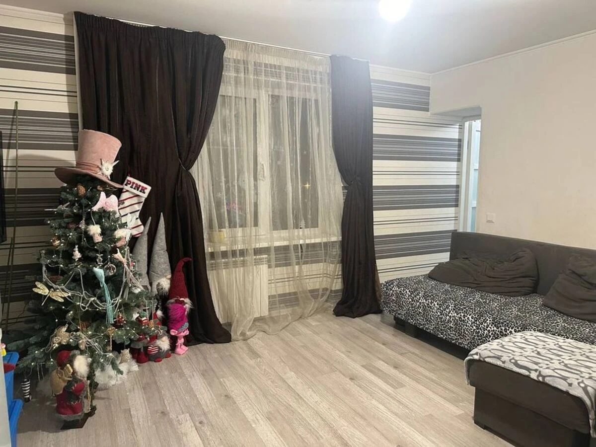 Продаж квартири 2 кімнати, 51 m², 5 пов./9 поверхів. 30, Академіка Глушкова , Київ. 