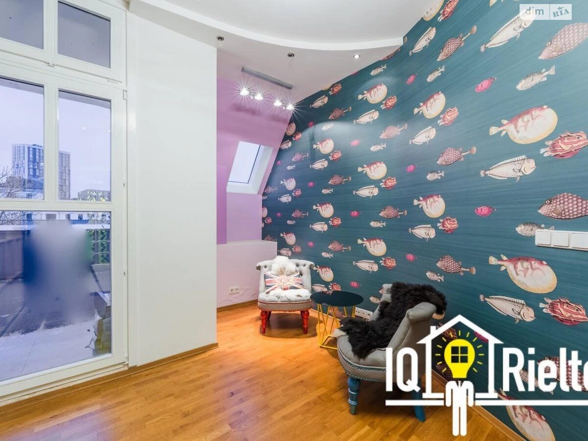 Продаж квартири. 4 rooms, 153 m², 4th floor/5 floors. 3, Генерала Воробьова , Київ. 