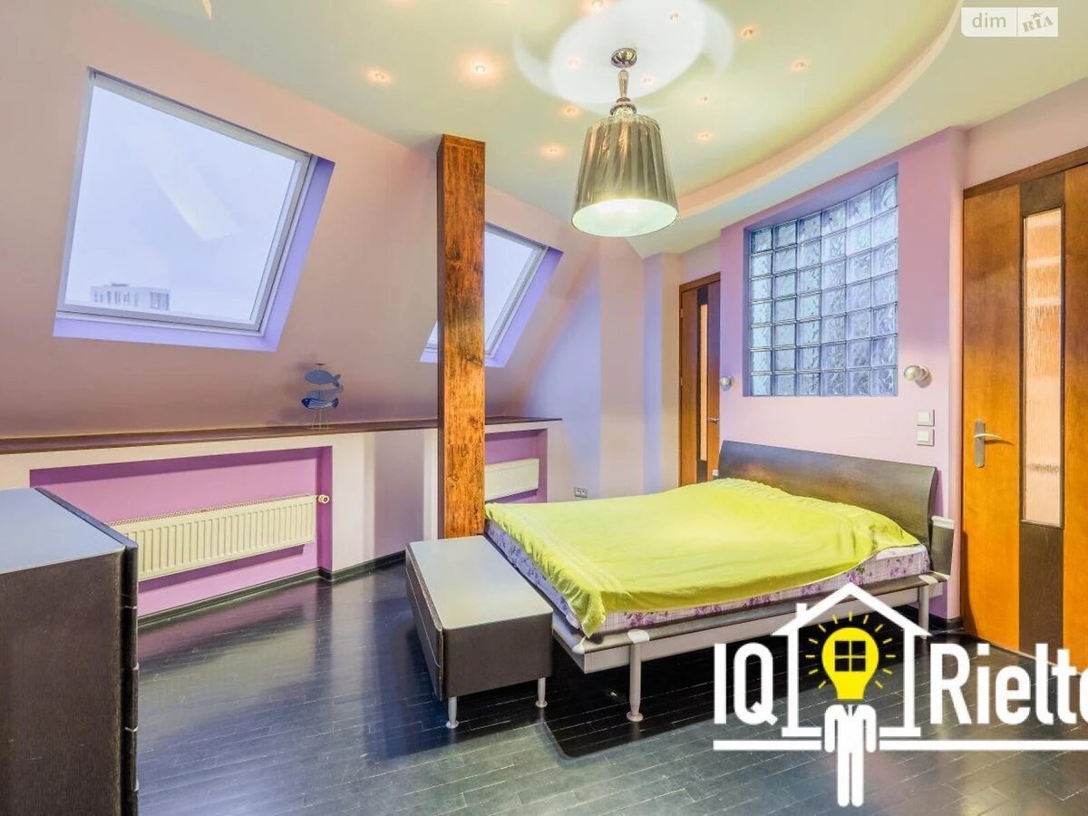 Продаж квартири. 4 rooms, 153 m², 4th floor/5 floors. 3, Генерала Воробьова , Київ. 