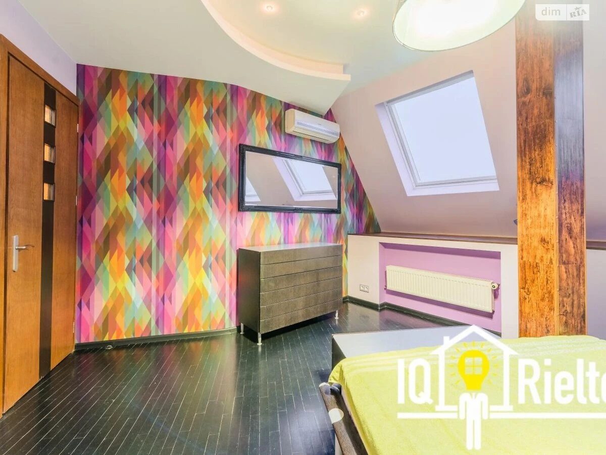 Apartments for sale. 4 rooms, 153 m², 4th floor/5 floors. 3, Henerala Vorobova , Kyiv. 