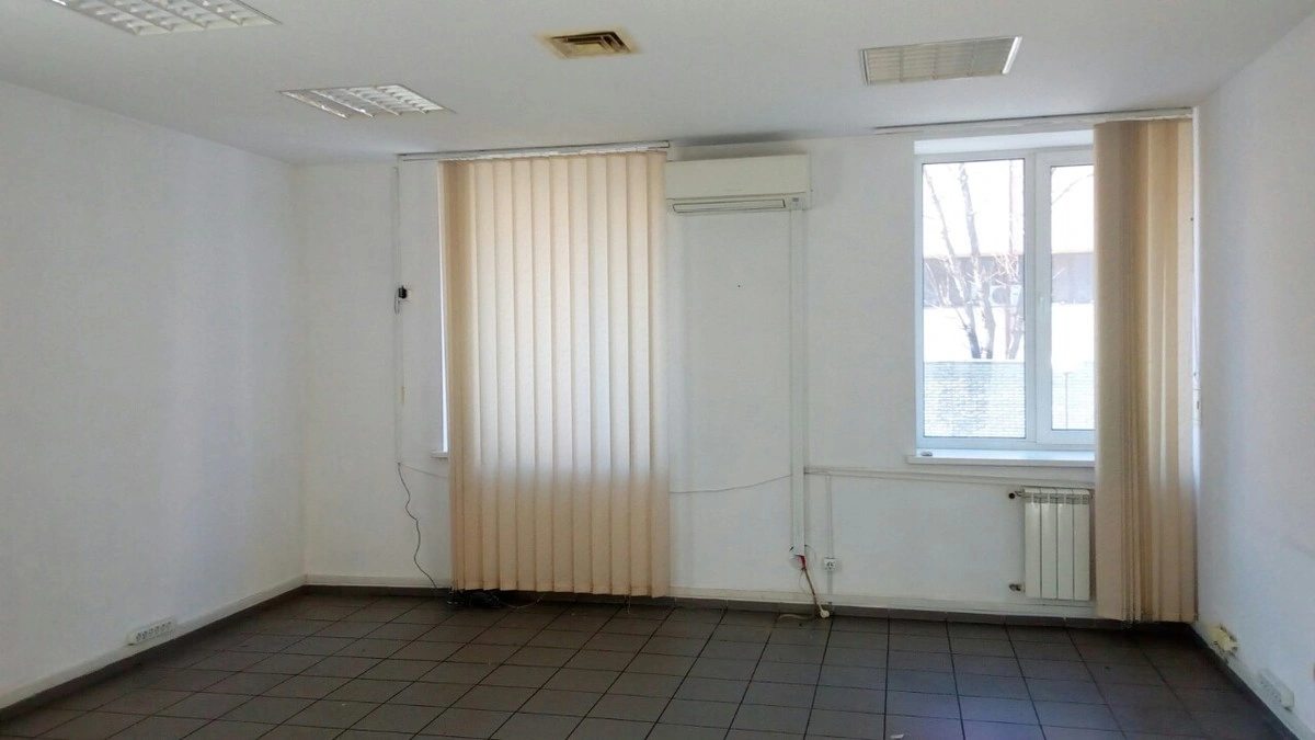 Сдам офис 30 метра район театра Шевченко.