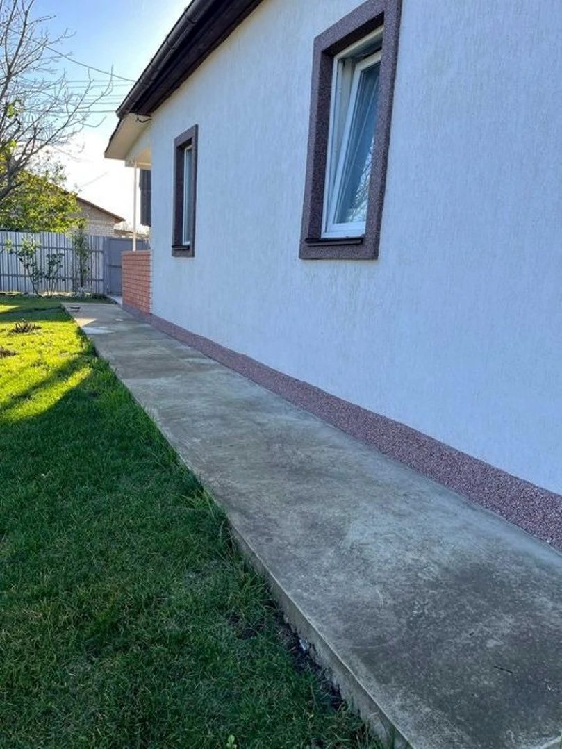 House for sale. 3 rooms, 80 m², 1 floor. Yerkivtsi. 