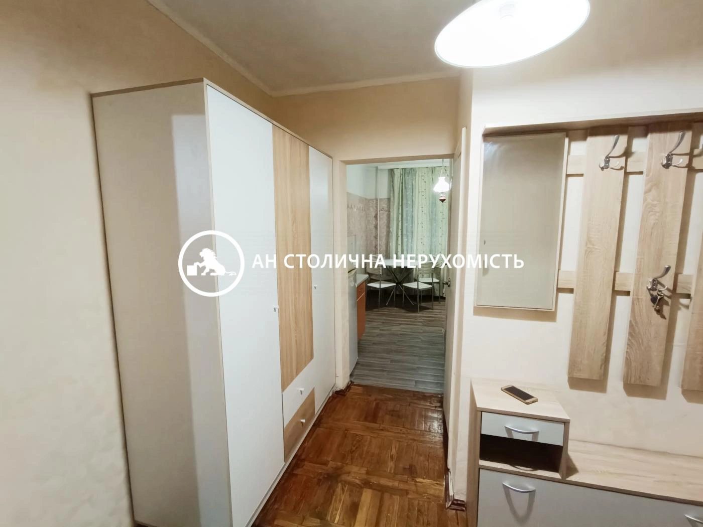 Продажа квартиры. 1 room, 42 m², 1st floor/16 floors. 1, Квітневій, Киев. 