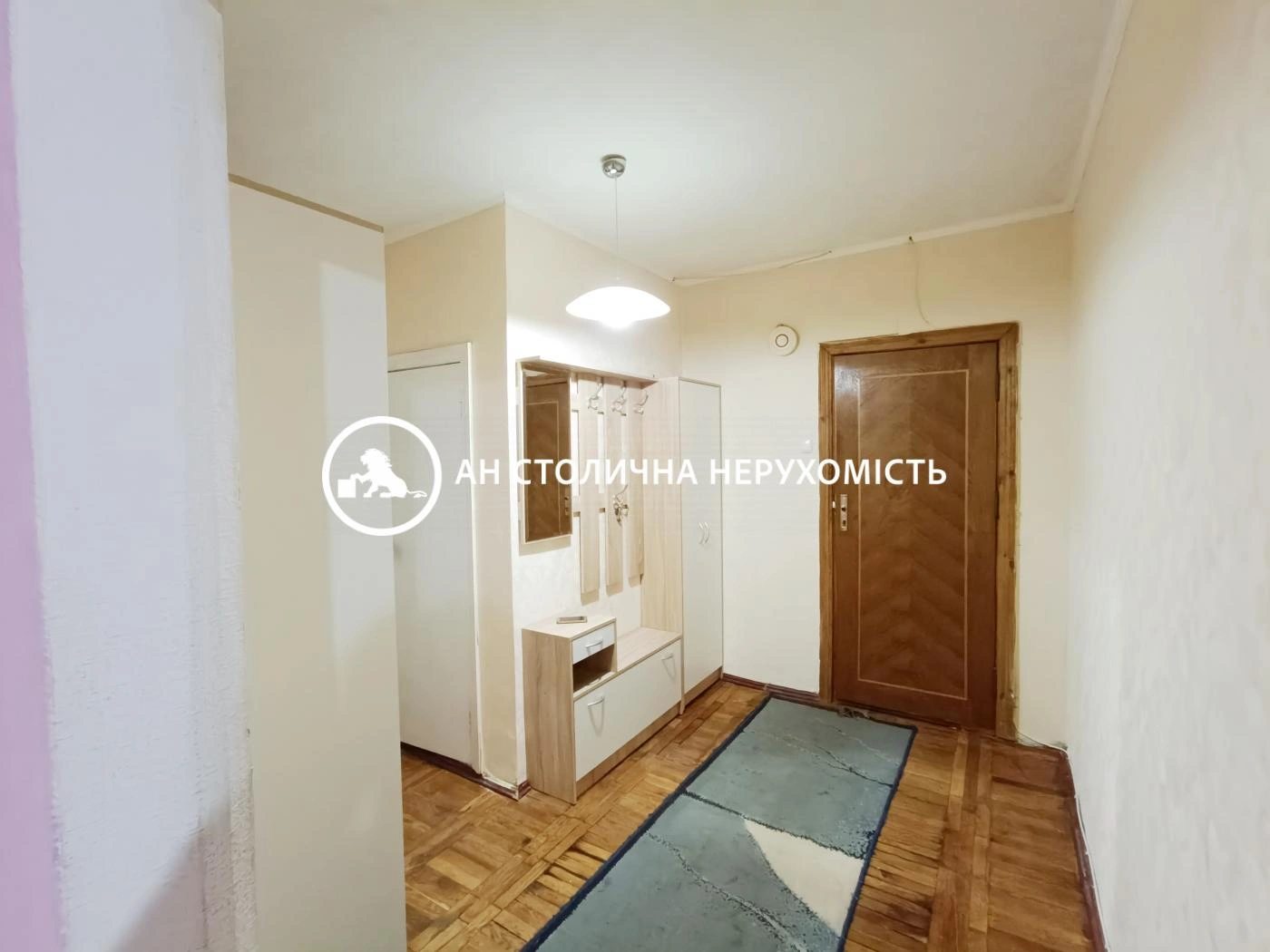 Продажа квартиры. 1 room, 42 m², 1st floor/16 floors. 1, Квітневій, Киев. 
