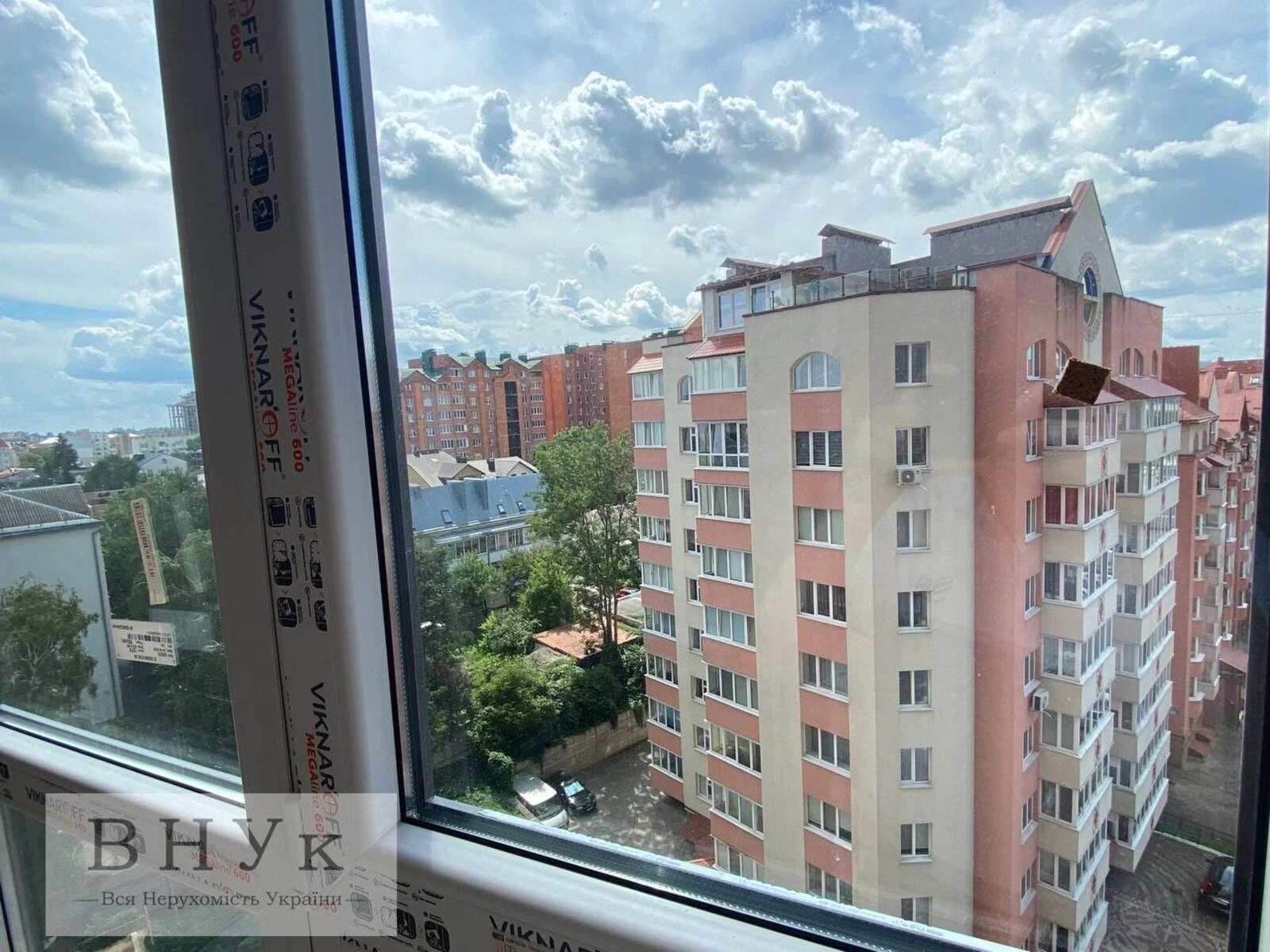 Apartments for sale. 2 rooms, 54 m², 8th floor/13 floors. Nechaya Polkovnyka vul., Ternopil. 