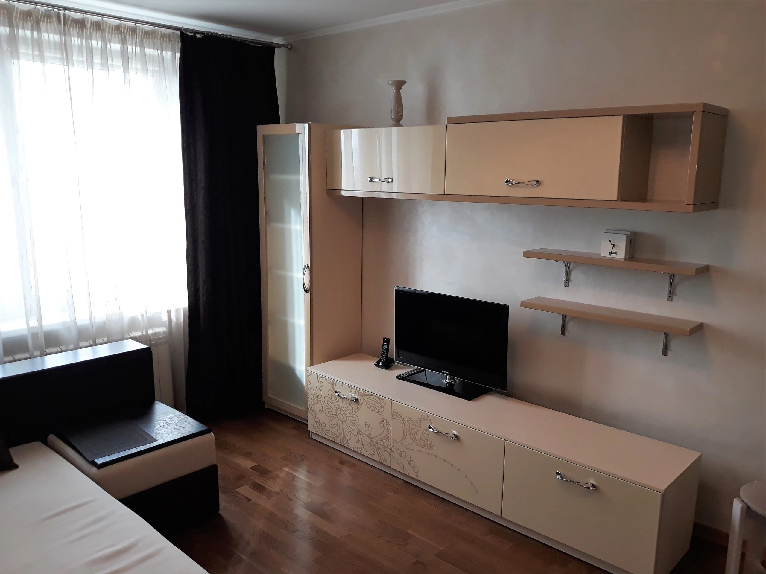 Apartment for rent 2 rooms, 45 m², 14th fl./17 floors. 10, Davydova Oleksiya 10, Kyiv. 