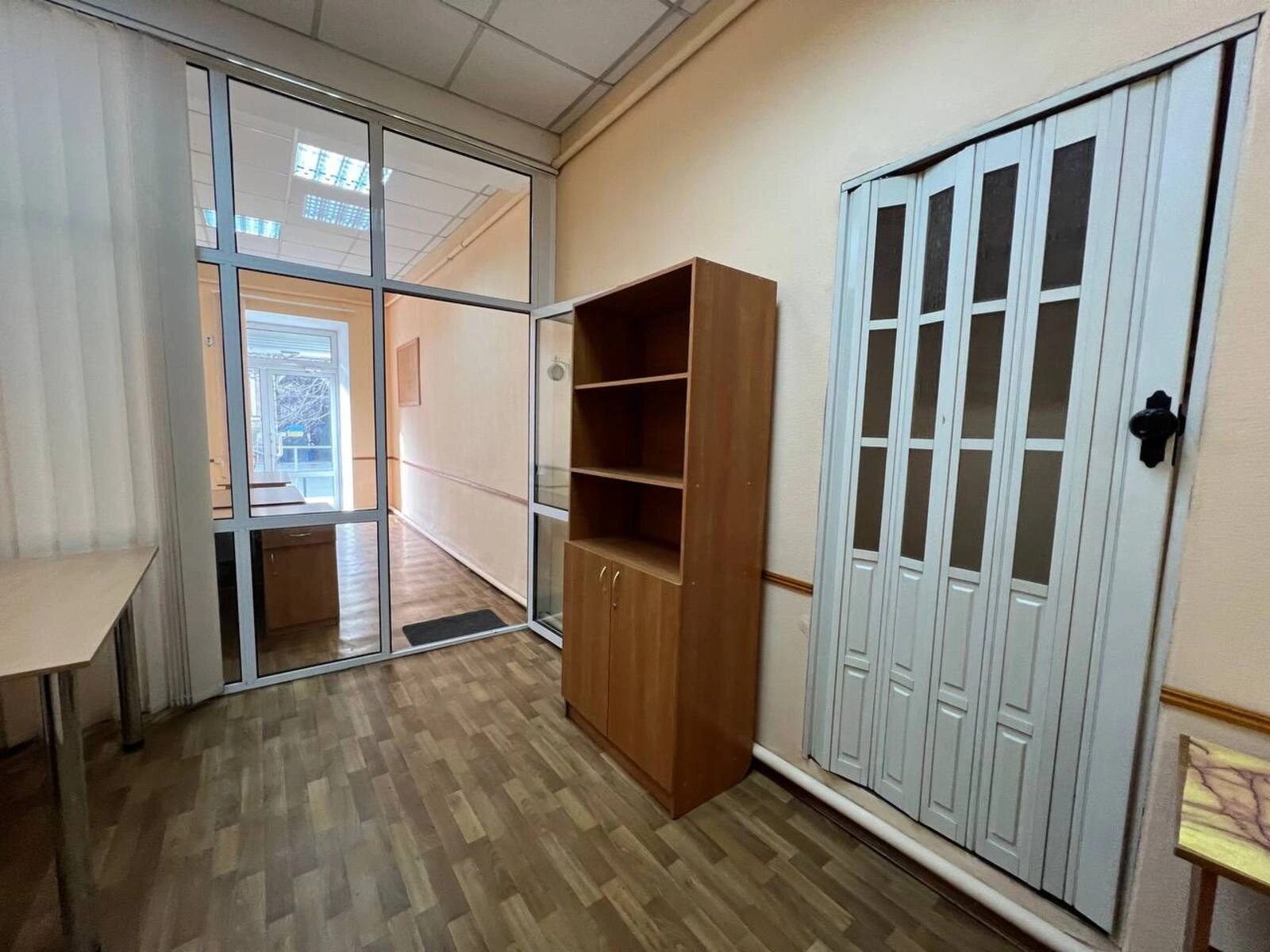 Продам офіс 30 m², 1 пов./2 поверхи. 19, Гимназическая ул., Одеса. 