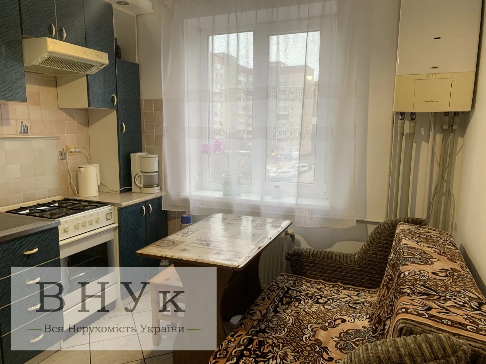 Apartments for sale 2 rooms, 51 m², 3rd fl./10 floors. Vyshnivetskoho D. b-r, Ternopil. 