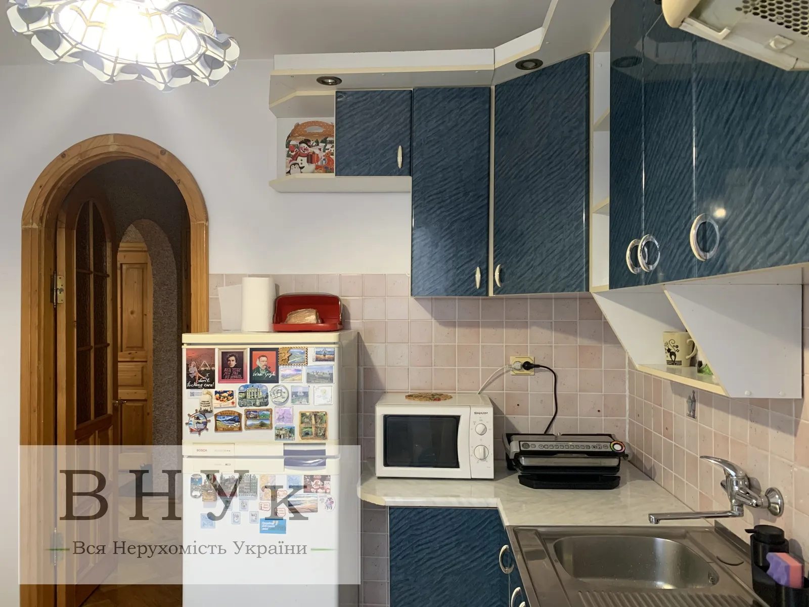 Apartments for sale. 2 rooms, 51 m², 3rd floor/10 floors. Vyshnivetskoho D. b-r, Ternopil. 