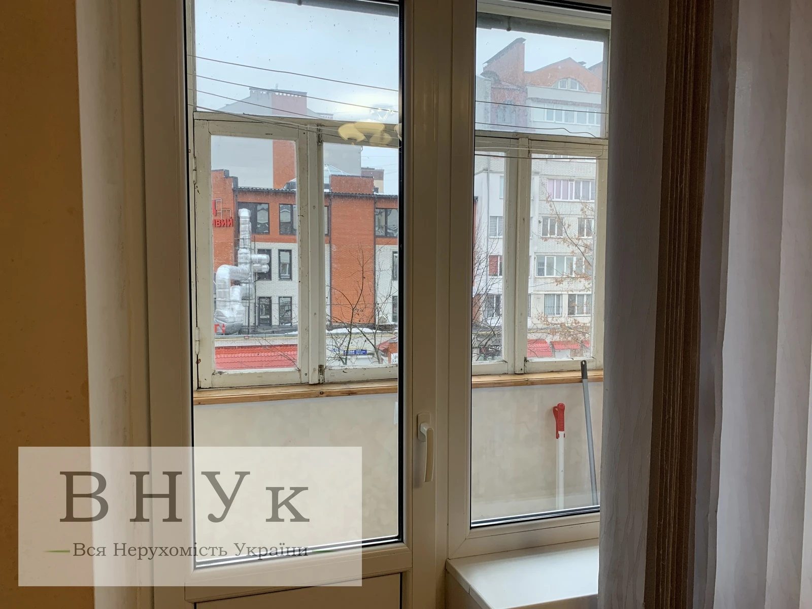 Apartments for sale 2 rooms, 51 m², 3rd fl./10 floors. Vyshnivetskoho D. b-r, Ternopil. 