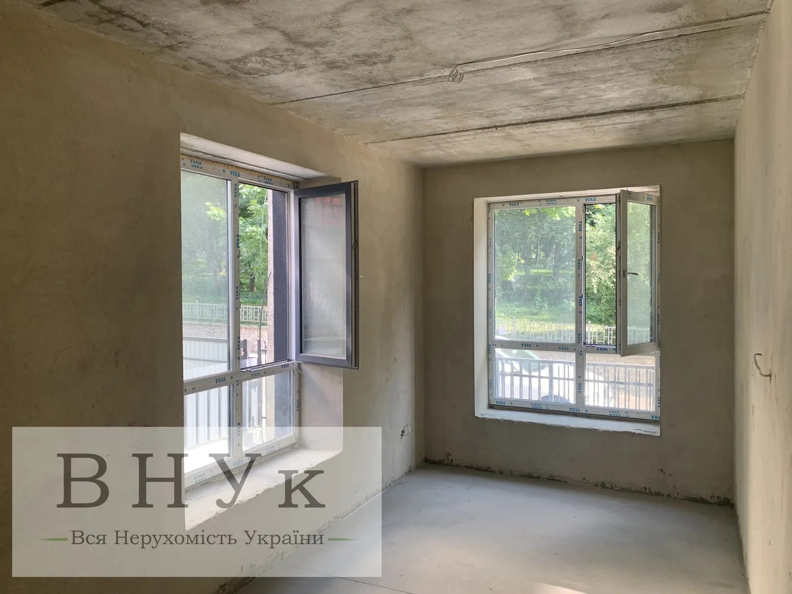 Apartments for sale. 2 rooms, 52 m², 1st floor/4 floors. Petrushevycha YE. vul., Ternopil. 