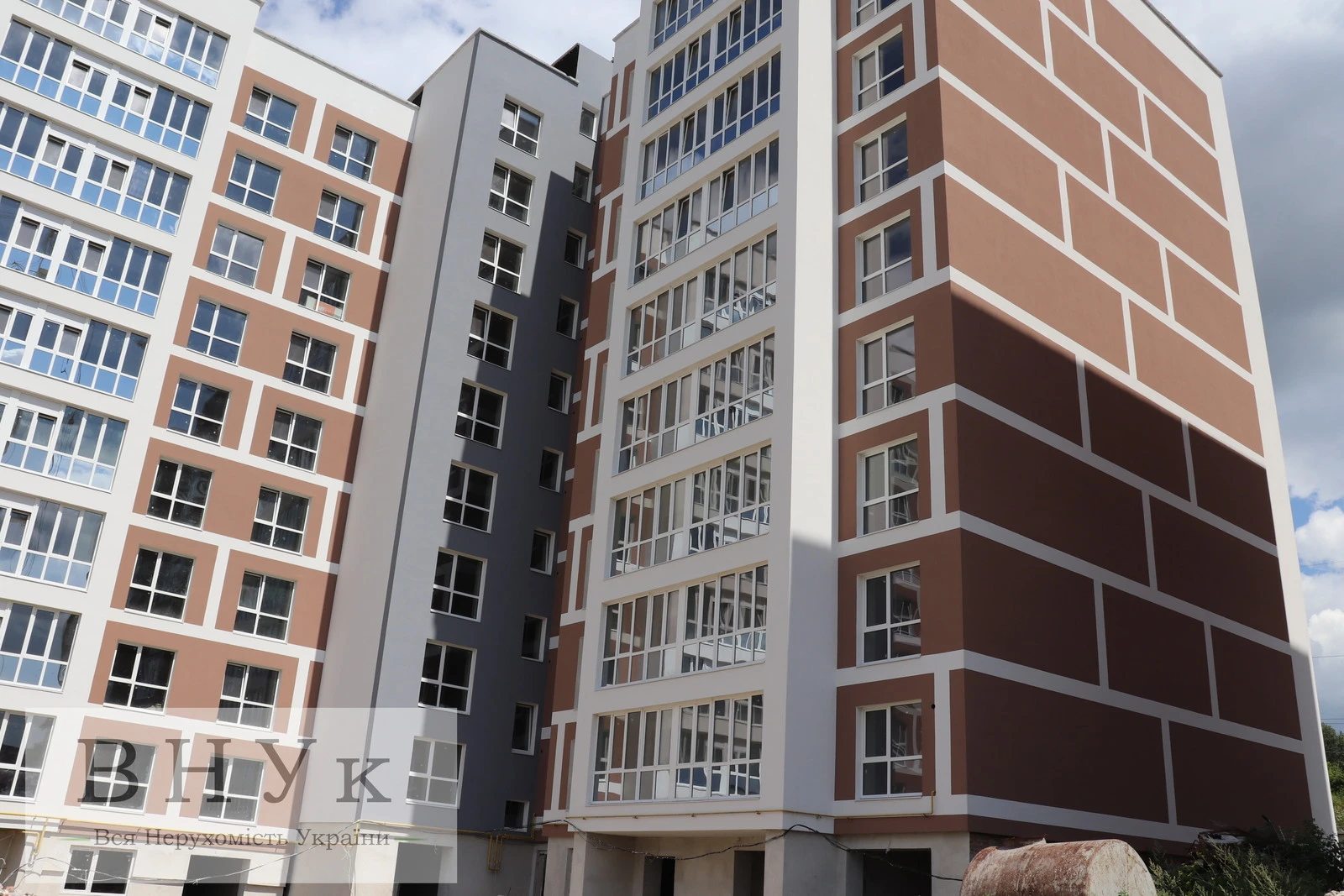 Продаж квартири 1 кімната, 408 m², 3 пов./10 поверхів. Текстильна вул., Тернопіль. 