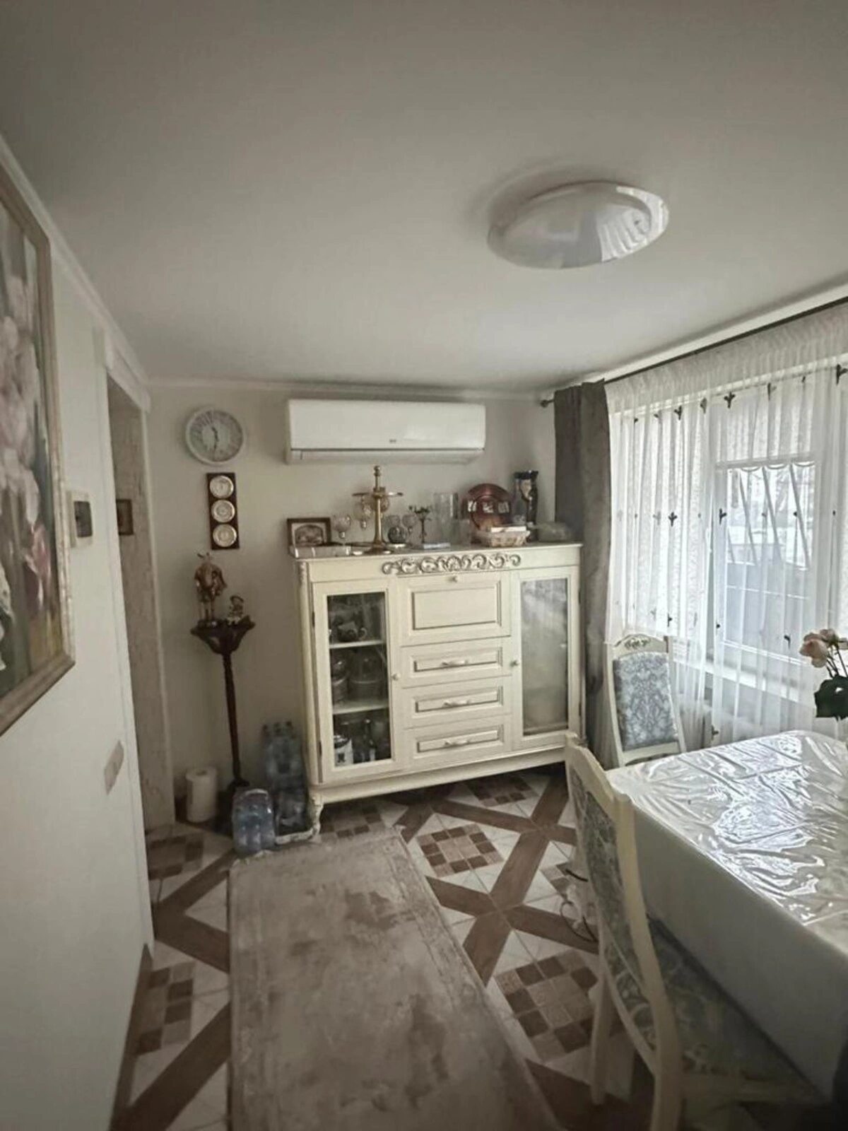 Apartments for sale. 3 rooms, 89 m², 1st floor/10 floors. Serhiya Yadova vul., Odesa. 