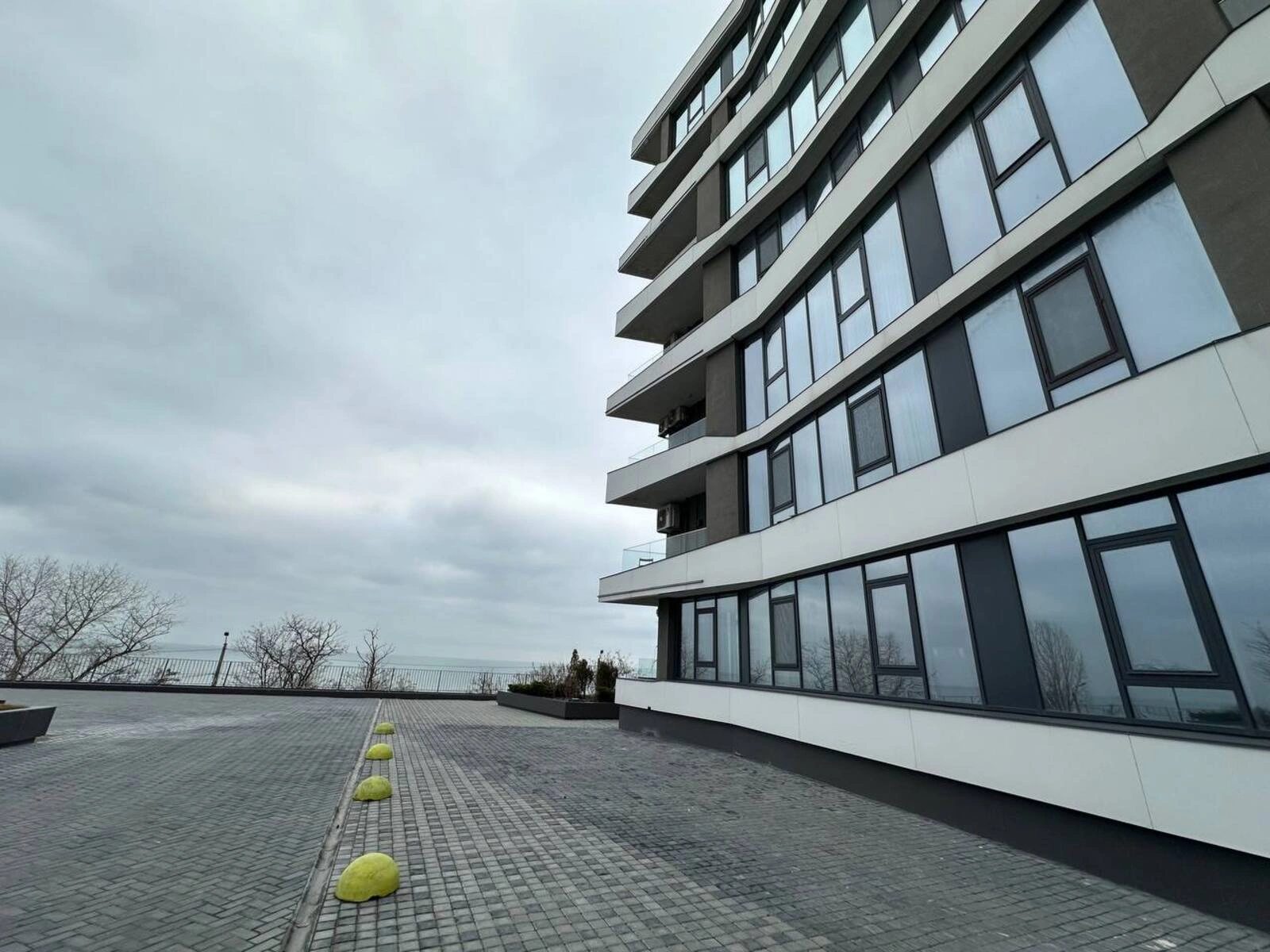 Apartments for sale 1 room, 64 m², 1st fl./9 floors. 77, Fontanska dor., Odesa. 