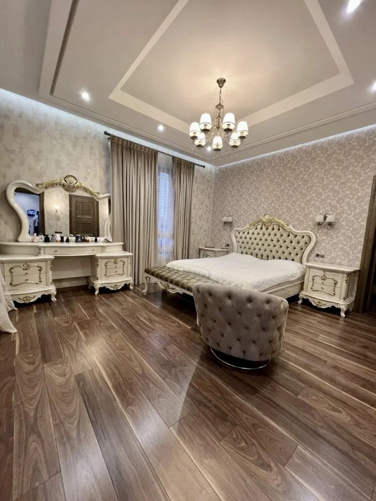 House for sale. 450 m², 3 floors. Ovidiopolska vul., Odesa. 