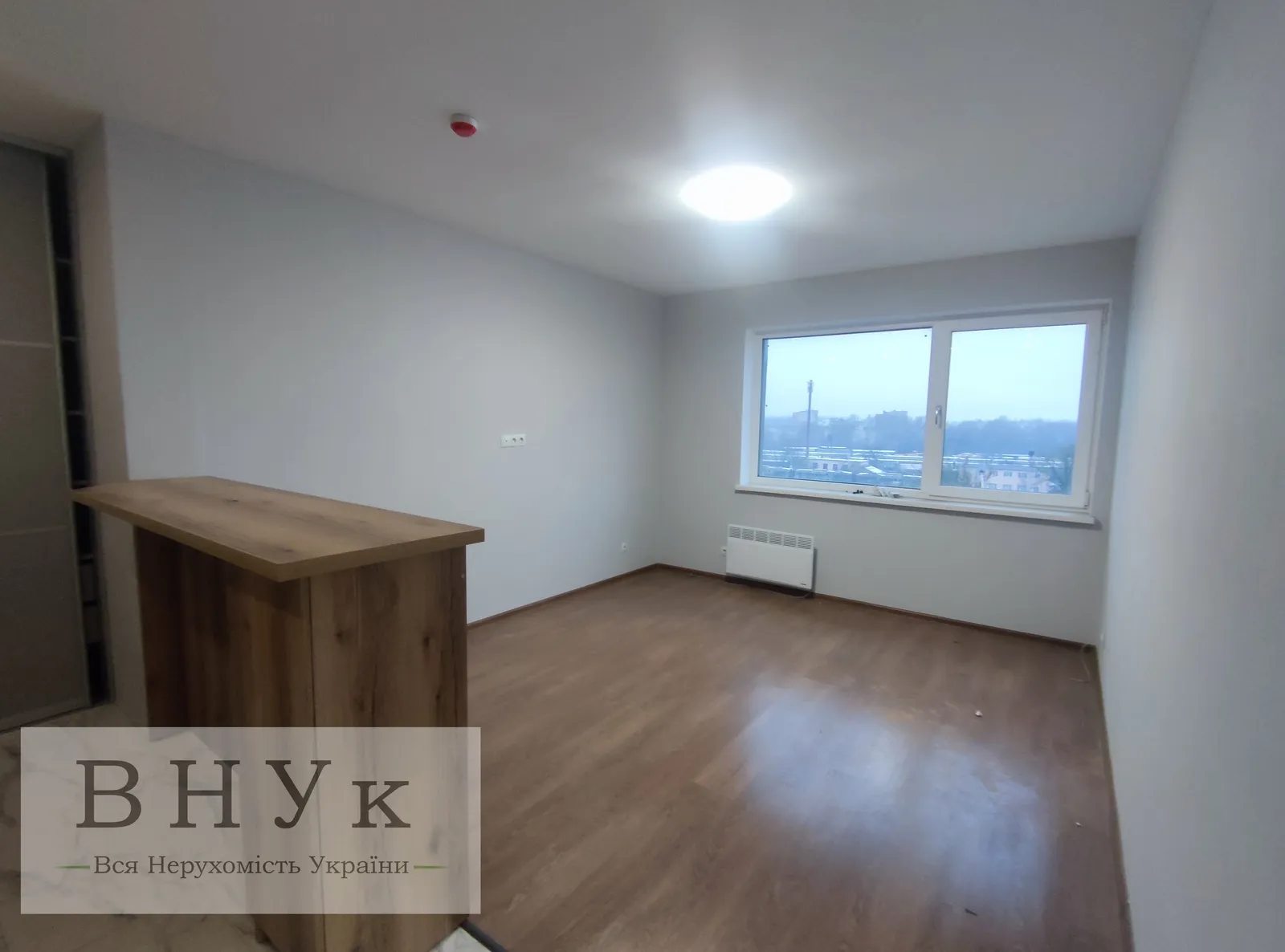 Apartments for sale. 2 rooms, 42 m², 4th floor/4 floors. Brodivska vul., Ternopil. 