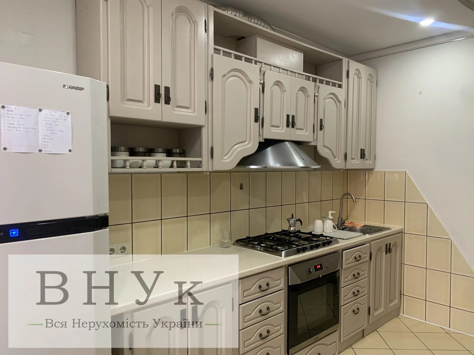 Apartments for sale 3 rooms, 92 m², 1st fl./6 floors. Yaremchuka N. vul., Ternopil. 