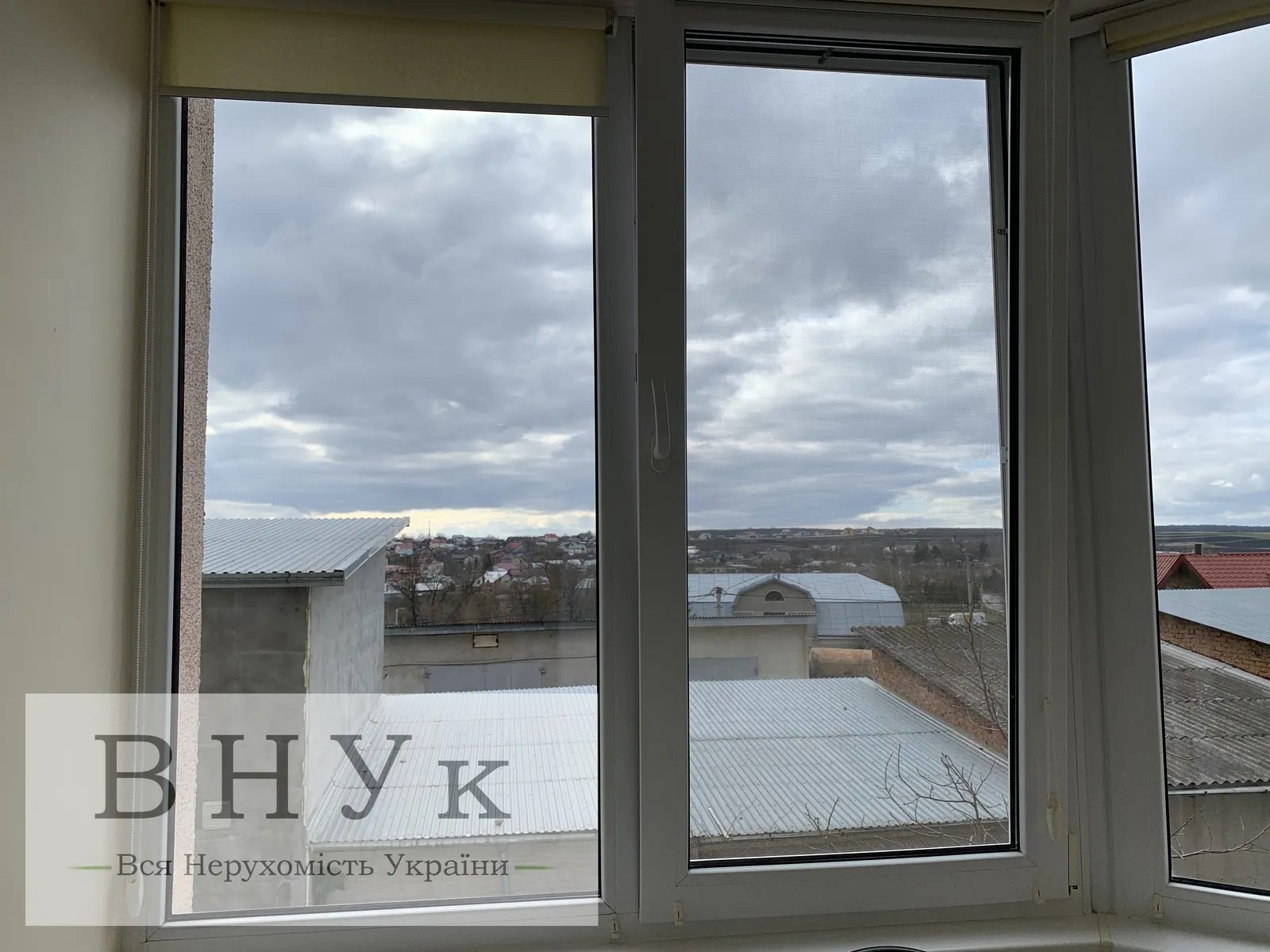 Apartments for sale 2 rooms, 70 m², 1st fl./6 floors. Velyka Berezovytsya , Ternopil. 