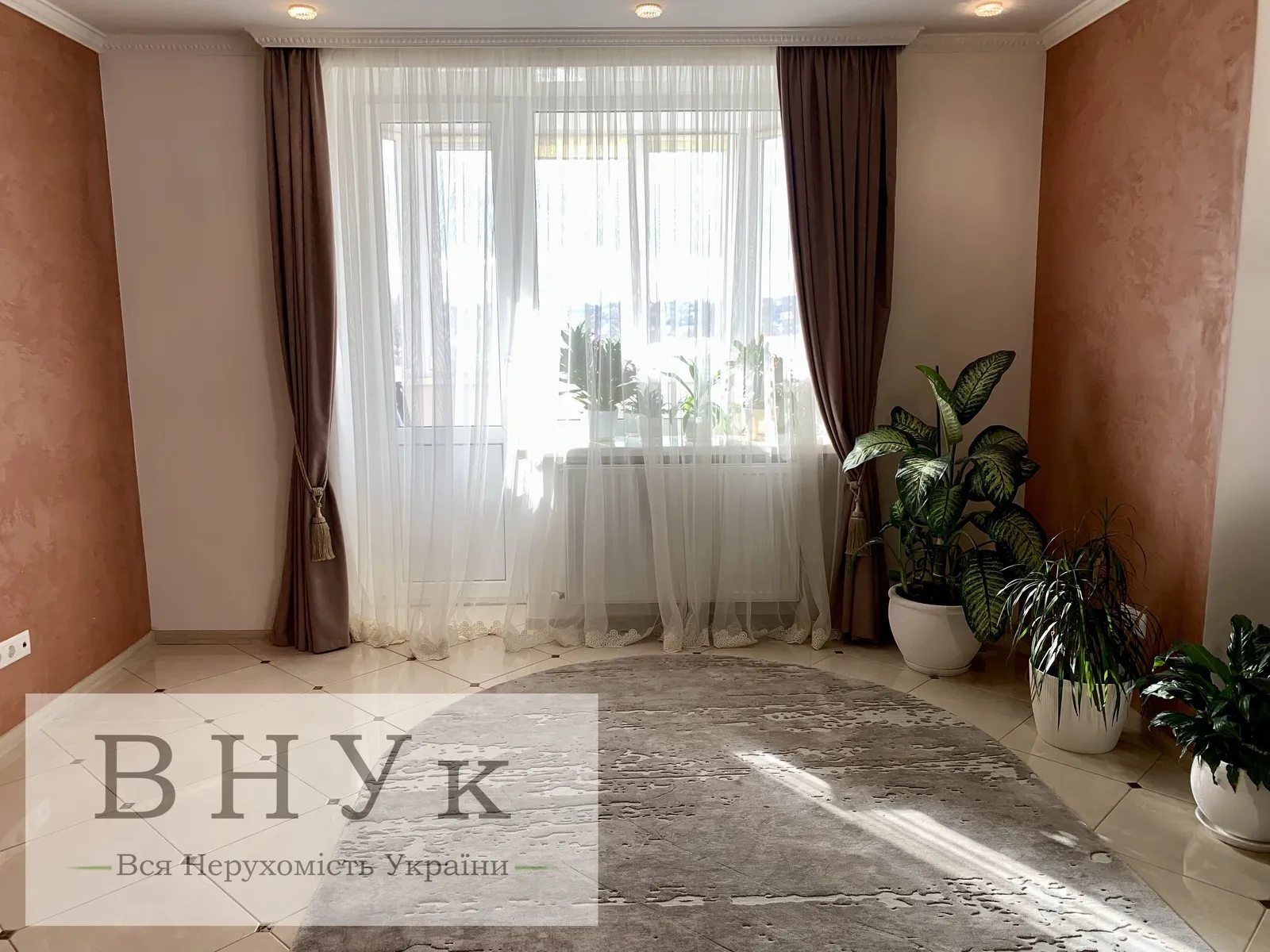 Apartments for sale 2 rooms, 70 m², 1st fl./6 floors. Velyka Berezovytsya , Ternopil. 