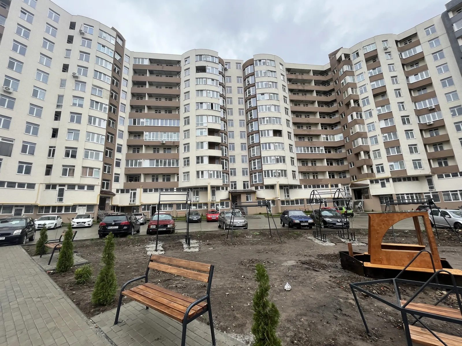 Apartments for sale. 2 rooms, 53 m², 5th floor/11 floors. Kyyivska vul., Ternopil. 