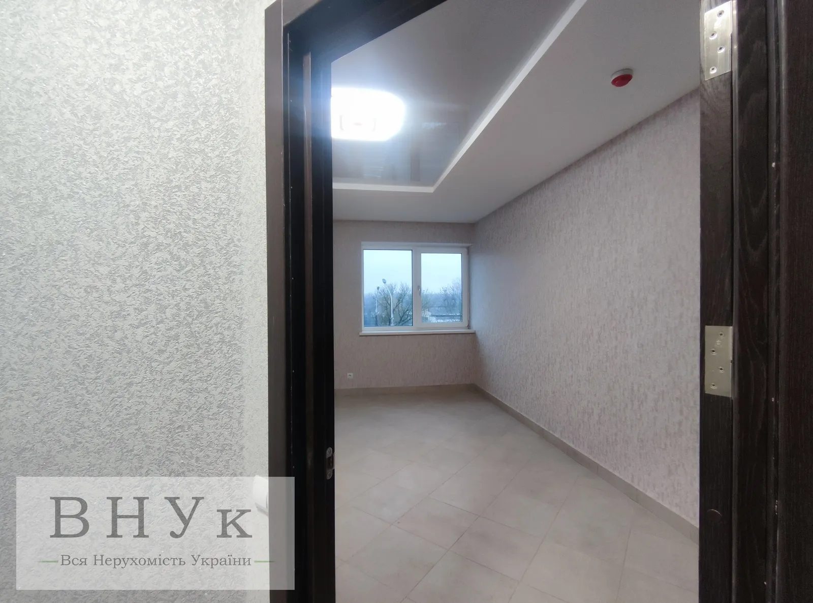 Apartments for sale 1 room, 37 m², 3rd fl./4 floors. Brodivska vul., Ternopil. 