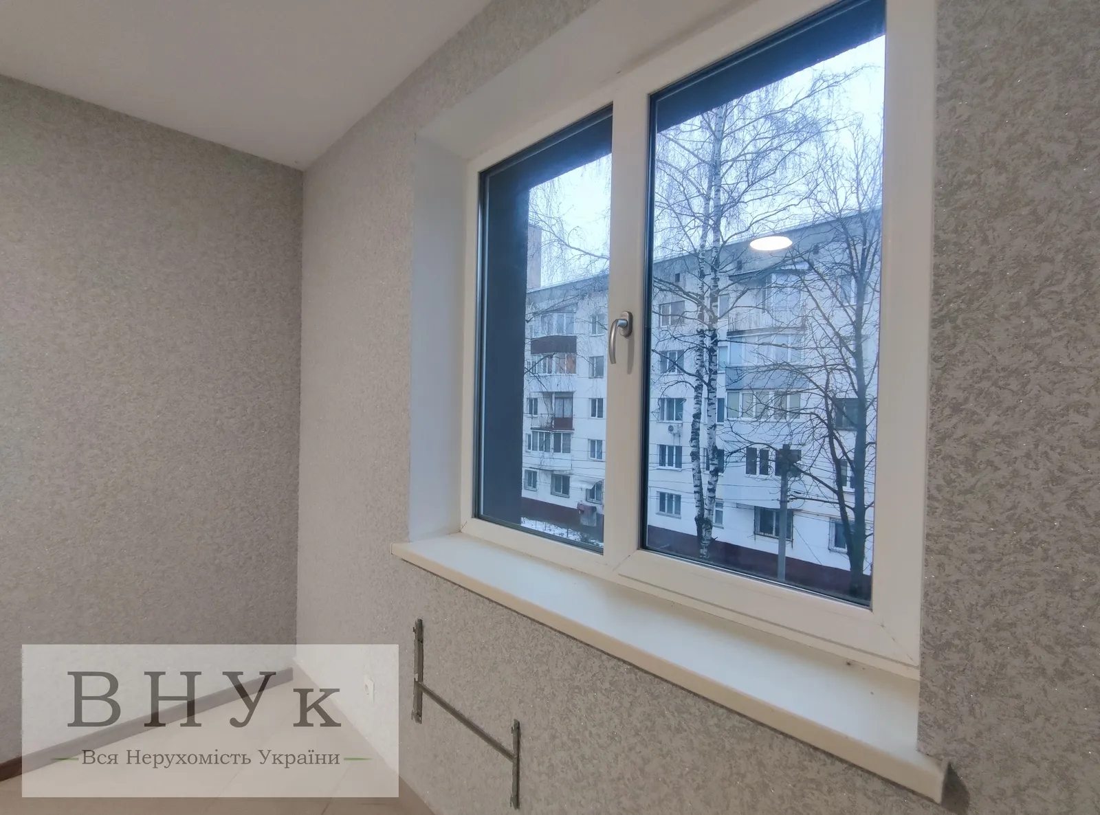 Apartments for sale 1 room, 37 m², 3rd fl./4 floors. Brodivska vul., Ternopil. 