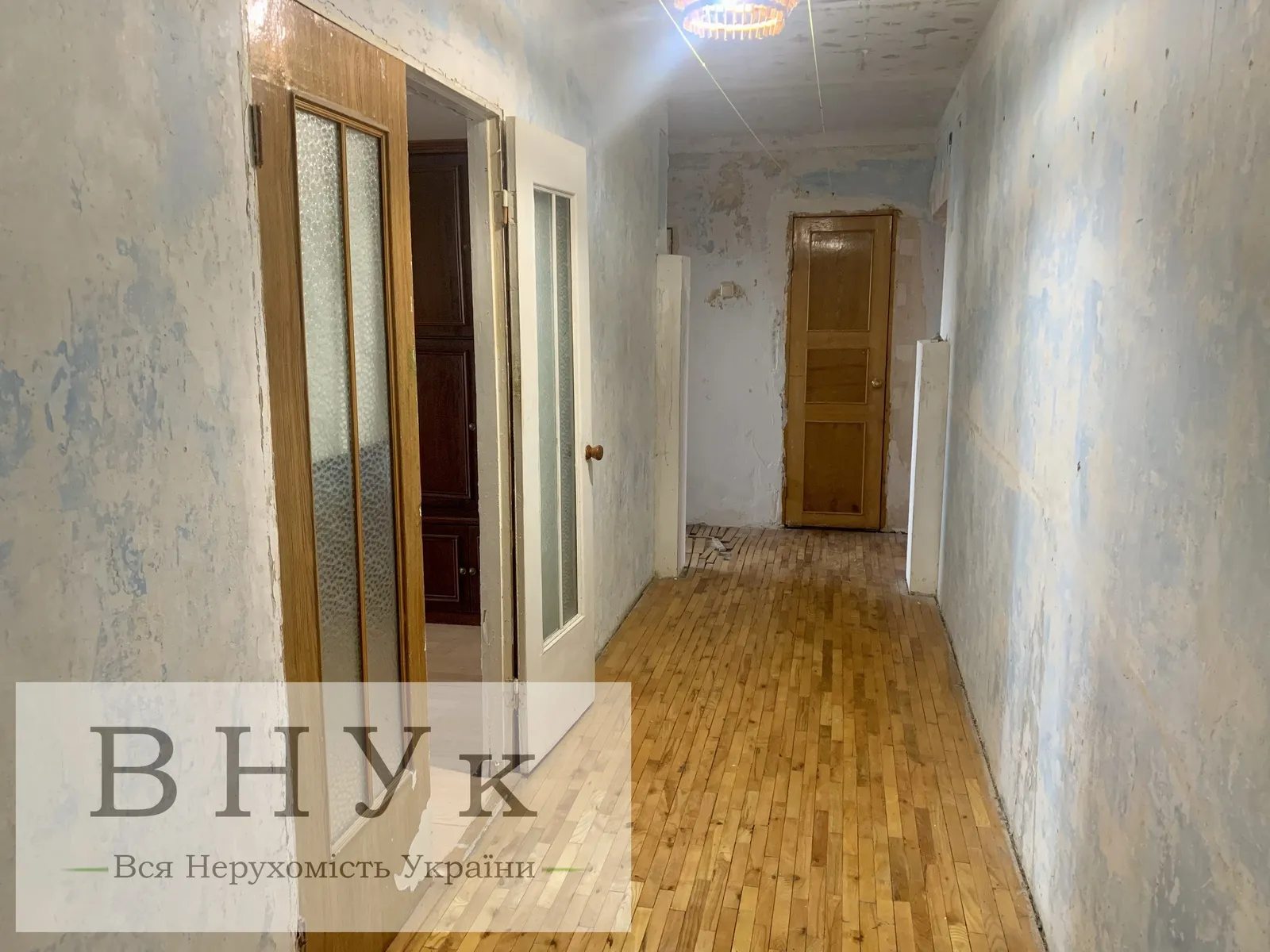 Apartments for sale. 3 rooms, 65 m², 7th floor/10 floors. Zakhysnykiv Ukrayiny vul., Ternopil. 