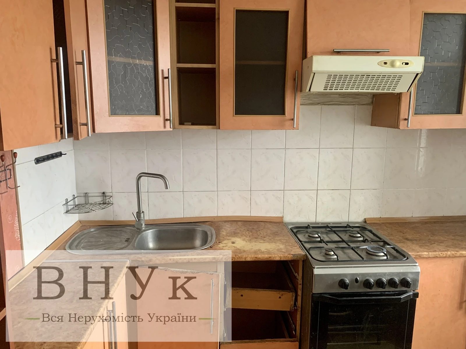 Apartments for sale 3 rooms, 65 m², 7th fl./10 floors. Zakhysnykiv Ukrayiny vul., Ternopil. 