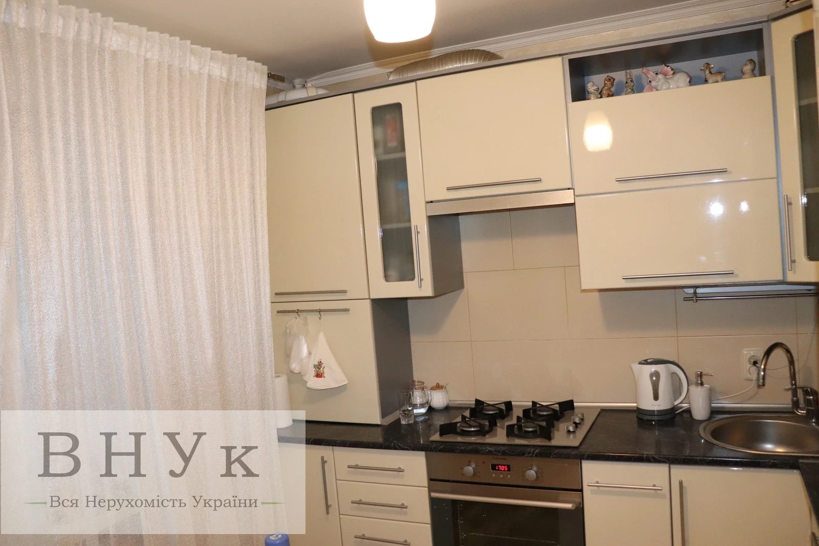 Apartments for sale 1 room, 427 m², 1st fl./6 floors. Karpenka vul., Ternopil. 