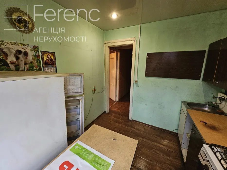 Apartments for sale. 2 rooms, 46 m², 4th floor/5 floors. 5, Ternopilska, Lviv. 
