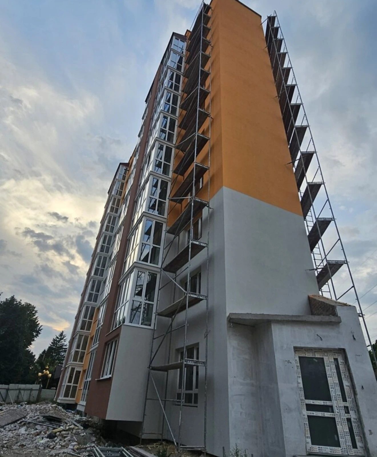 Продаж квартири 3 кімнати, 81 m², 8 пов./11 поверхів. Бам, Тернопіль. 