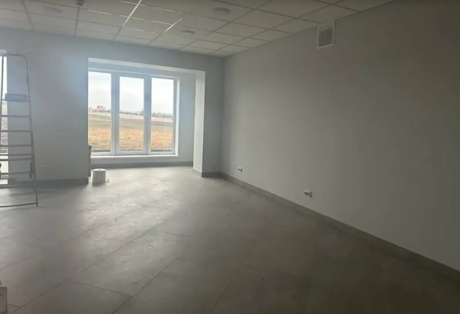 Продам нерухомість під комерцію 120 m², 1 пов./10 поверхів. Бам, Тернопіль. 