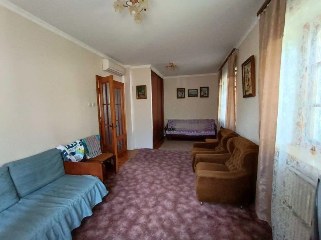 House for sale. 3 rooms, 160 m², 3 floors. Stovpyahy. 