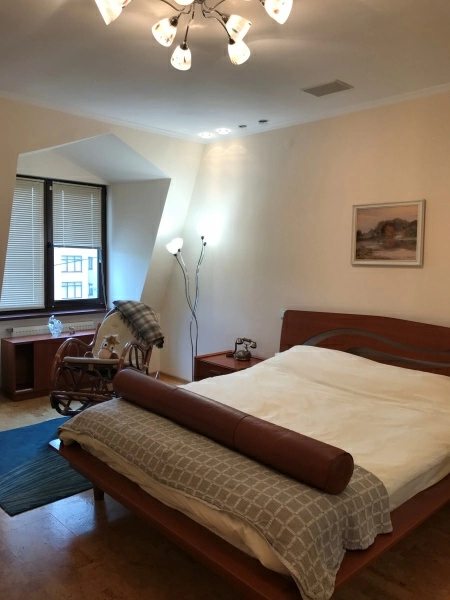 Продам багаторівневу квартиру. 4 кімнати, 209 m², 4 поверх/5 поверхів. 8, Бєлінського Чеслава 8, Київ. 