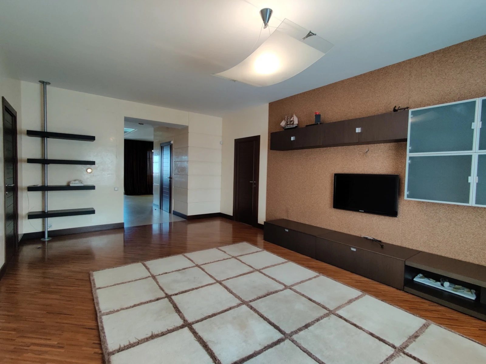 Продаж квартири. 3 rooms, 129 m², 8th floor/9 floors. 69, Новосельского ул., Одеса. 