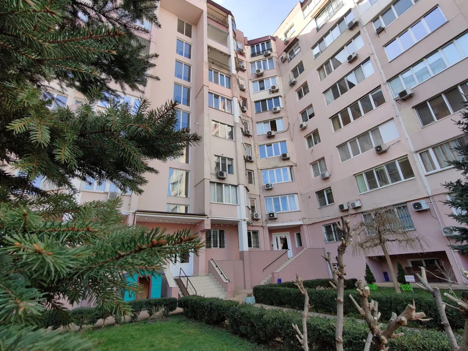 Продаж квартири. 3 rooms, 129 m², 8th floor/9 floors. 69, Новосельского ул., Одеса. 