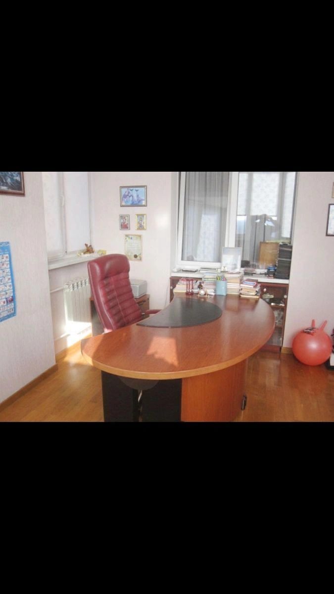 Продаж квартири. 3 rooms, 120 m², 9th floor/14 floors. 23, Клінічна 23, Київ. 