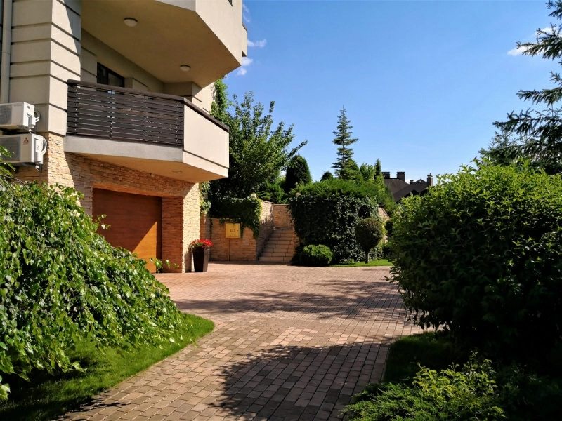 Продажа дома. 7 rooms, 850 m², 3 floors. 5, Старокиевская, Козин. 