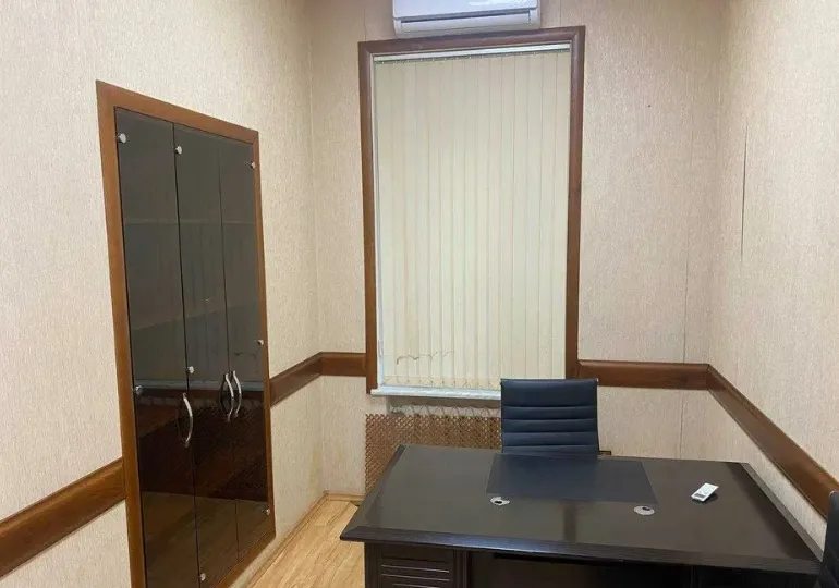 Продам офіс 67 m², 1 пов./3 поверхи. 18, Каретный пер., Одеса. 