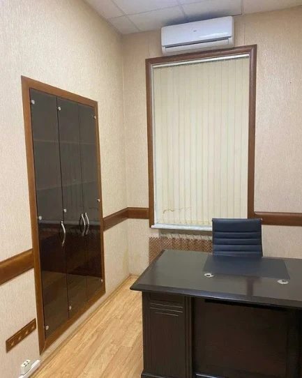 Продам офіс 67 m², 1 пов./3 поверхи. 18, Каретный пер., Одеса. 