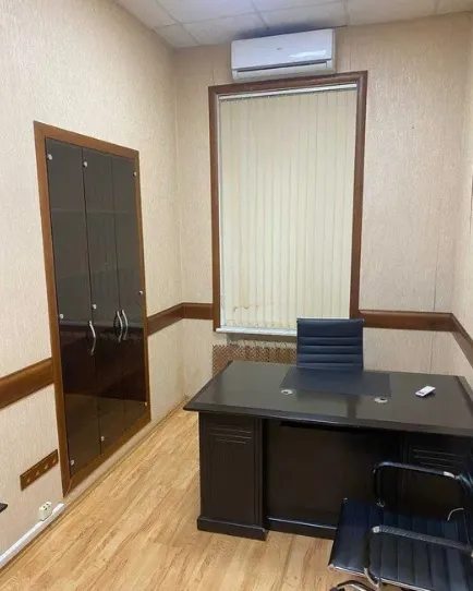 Продам офіс 67 m², 1 пов./3 поверхи. 18, Каретный пер., Одеса. 